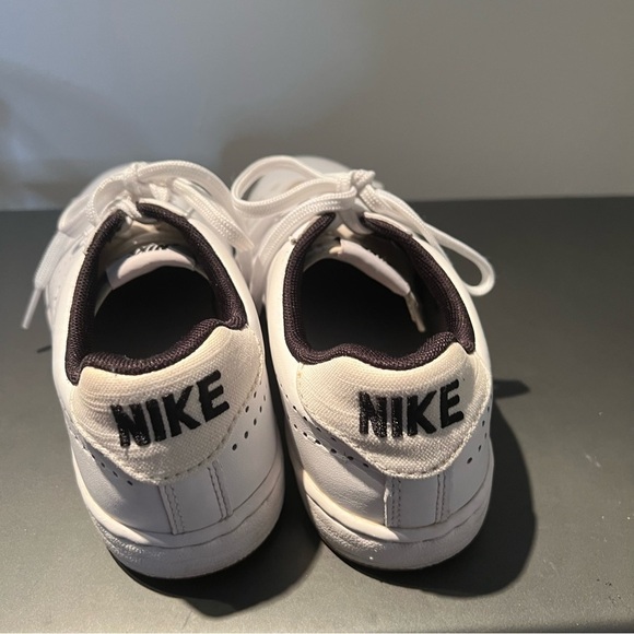 Nike Air Royal 2 white with black size 7.5 - Picture 4 of 7